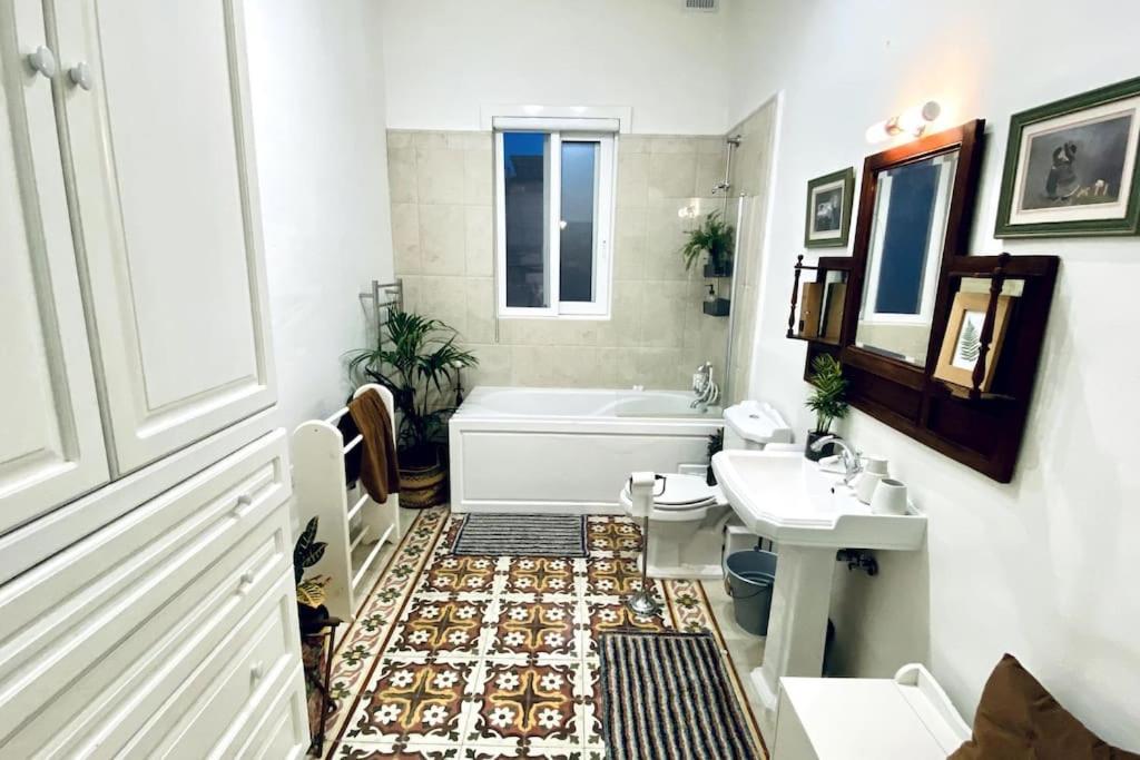 Free Breakfast, Pool, Spacious Aircon Hideaway Apartment Mosta Exterior foto
