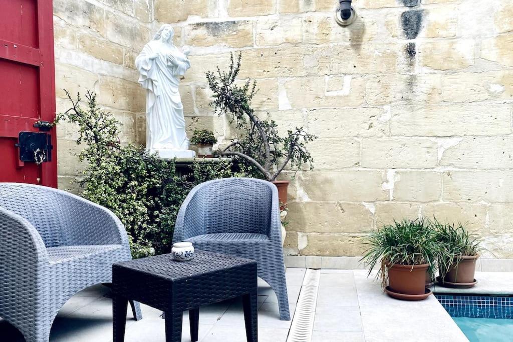 Free Breakfast, Pool, Spacious Aircon Hideaway Apartment Mosta Exterior foto