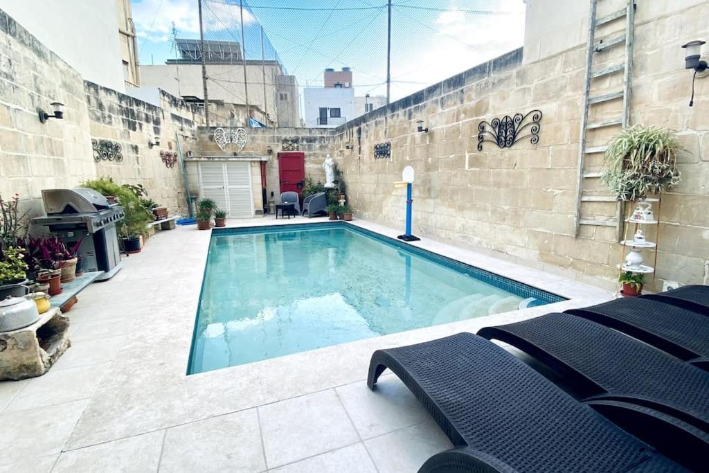 Free Breakfast, Pool, Spacious Aircon Hideaway Apartment Mosta Exterior foto