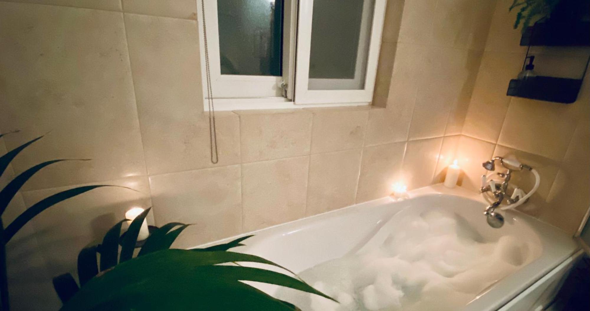 Free Breakfast, Pool, Spacious Aircon Hideaway Apartment Mosta Exterior foto