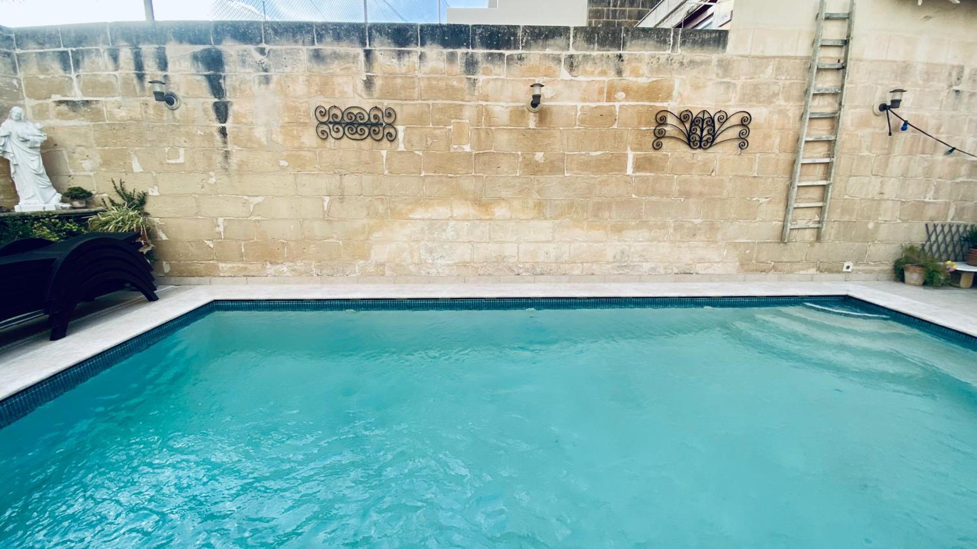 Free Breakfast, Pool, Spacious Aircon Hideaway Apartment Mosta Exterior foto