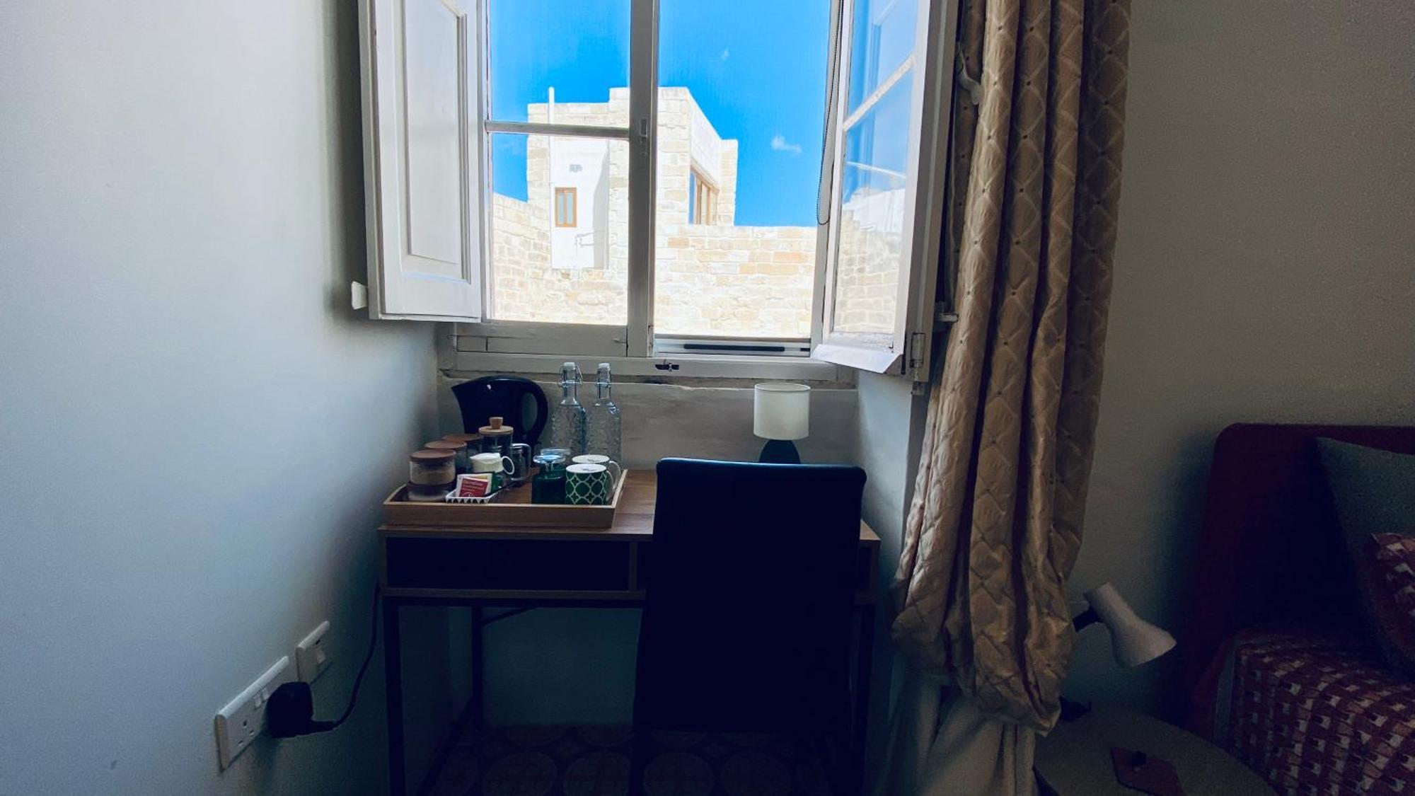 Free Breakfast, Pool, Spacious Aircon Hideaway Apartment Mosta Exterior foto